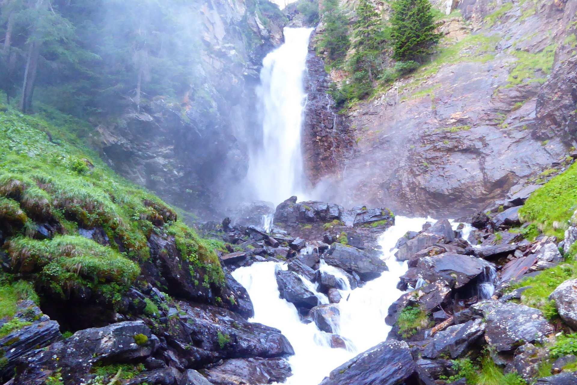 Guida al giro delle Cascate del Saent: sentieri da fare e ...